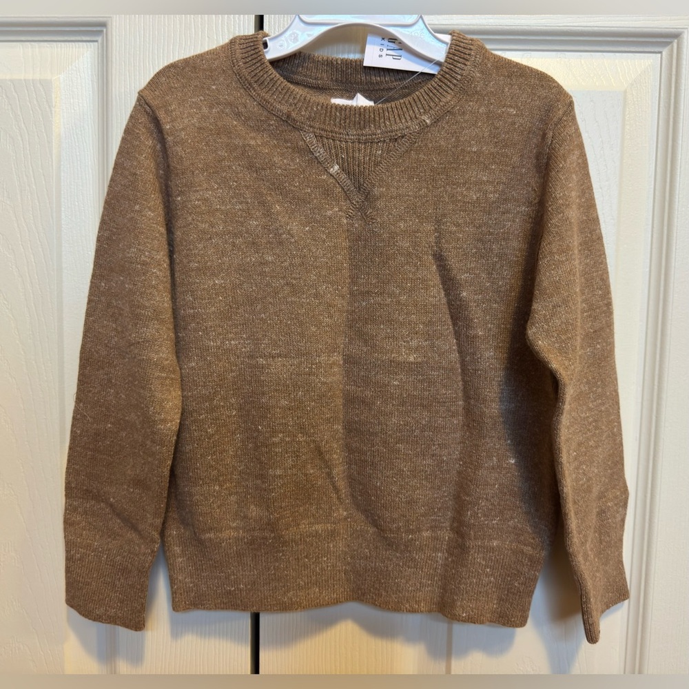 Brand new Gap sweater size 4-5T